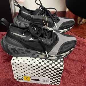 Brand new Stella McCartney ultra boost 23 sneakers.